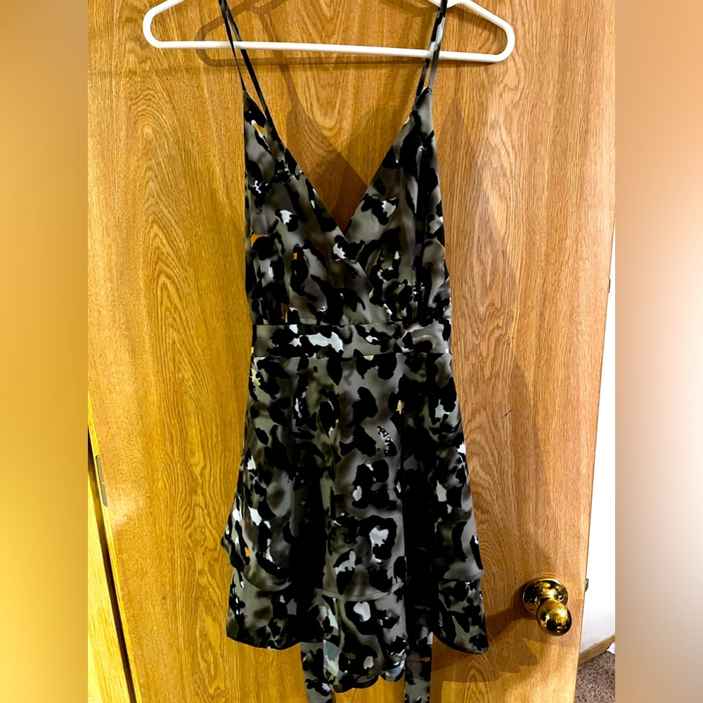 Women’s Romper. Sz L